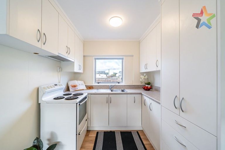 Photo of property in 74f4 Freyberg Street, Lyall Bay, Wellington, 6022
