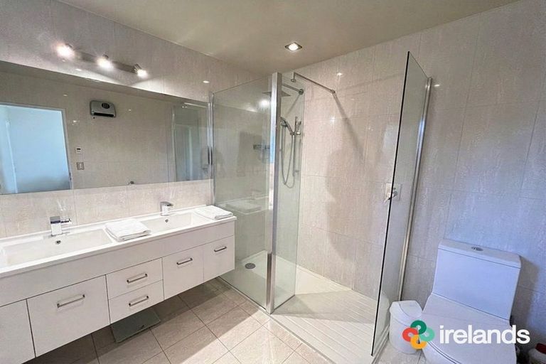 Photo of property in 103 Windermere Road, Papanui, Christchurch, 8053