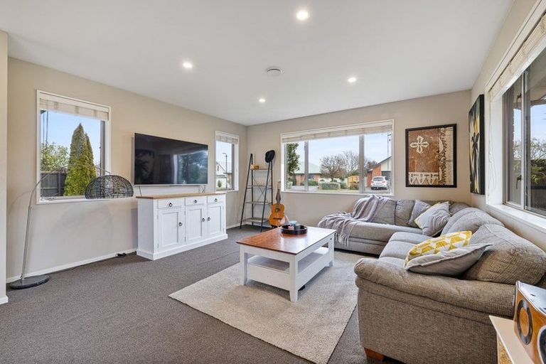 Photo of property in 15 Melville Crescent, Rolleston, 7614