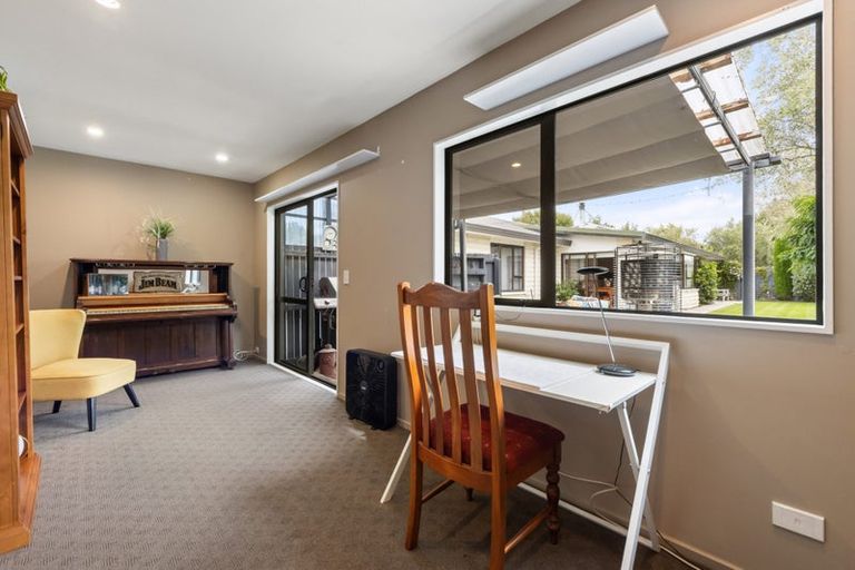 Photo of property in 4 Hegan Place, Rangiora, 7400