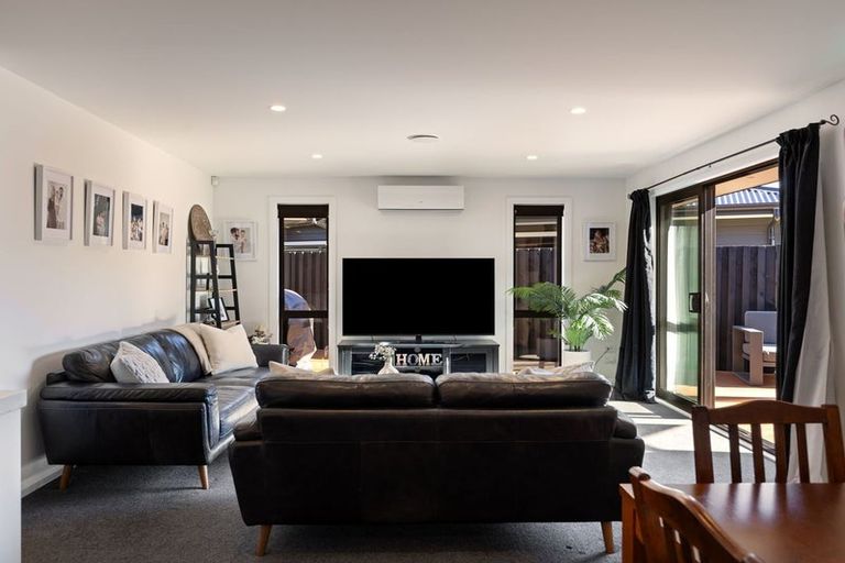 Photo of property in 40 Freedom Drive, Kelvin Grove, Palmerston North, 4414