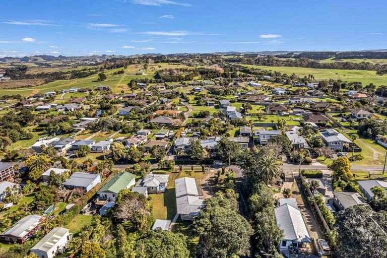 Photo of property in 33 James Mcleod Road, Shelly Beach, South Head, 0874