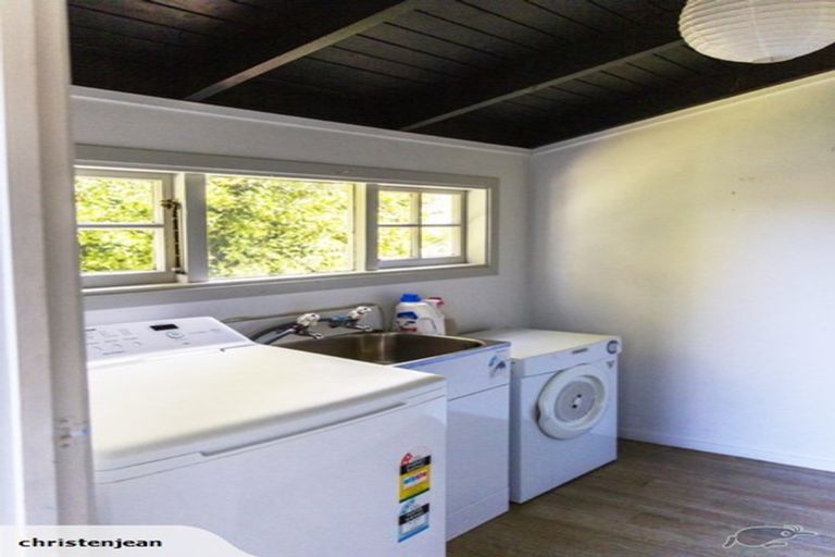 Photo of property in 8 Poplar Road, Stanmore Bay, Whangaparaoa, 0932