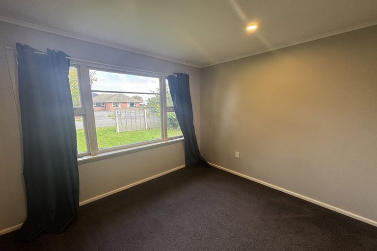 Photo of property in 4 Gladson Avenue, Sockburn, Christchurch, 8042