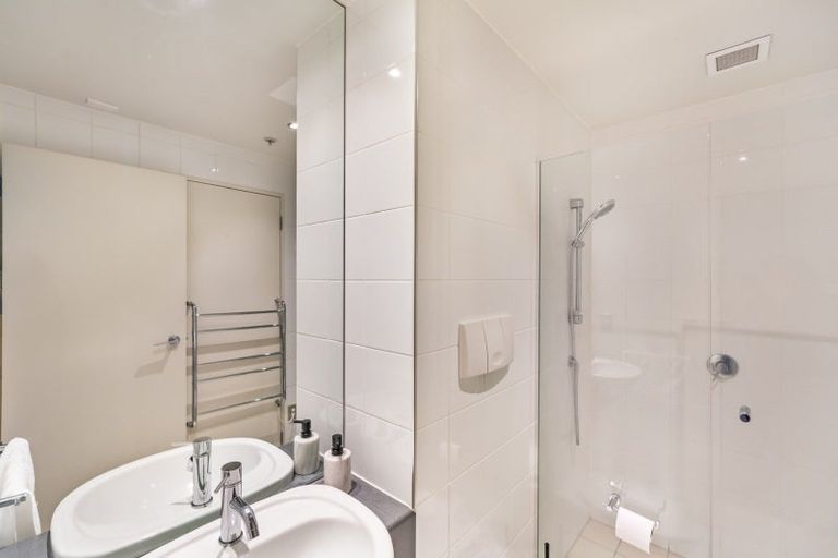 Photo of property in Sanctum Apartment, 10 Ebor Street, Te Aro, Wellington, 6011