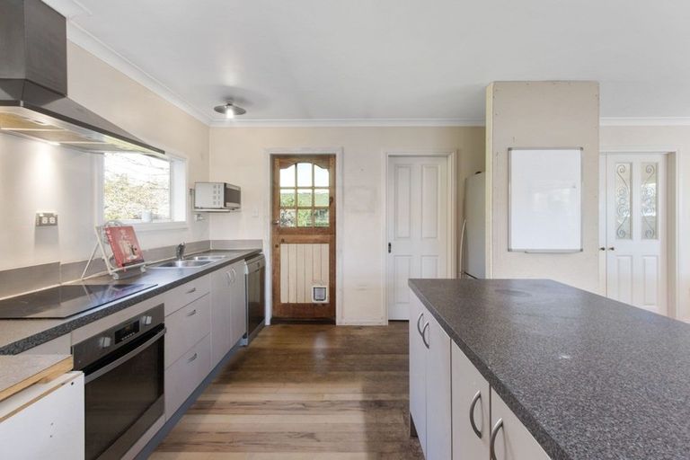 Photo of property in 16 Lucknow Road, Havelock North, 4130