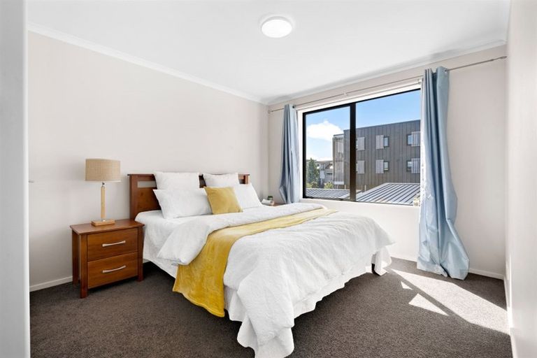 Photo of property in 4 Kotuku Lane, Hobsonville, Auckland, 0616