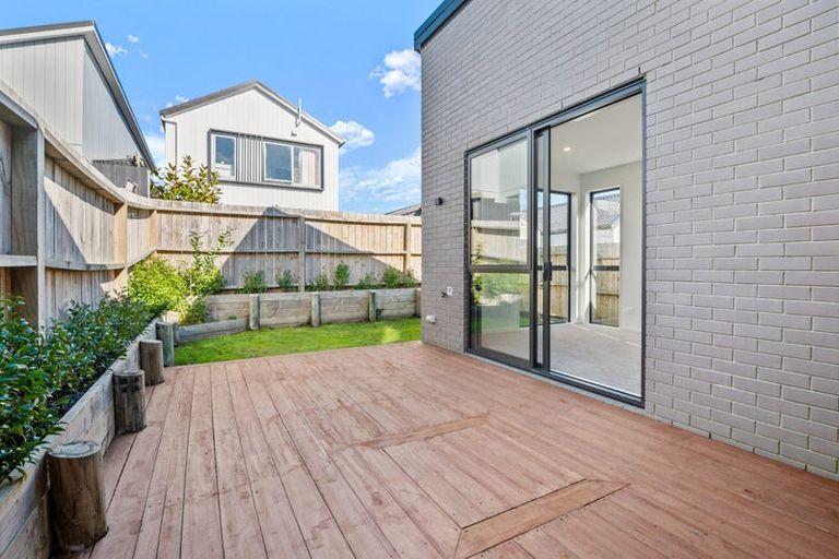 Photo of property in 63 Horokaka Street, Massey, Auckland, 0614