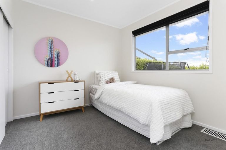 Photo of property in 19 Roick Parade, Glen Eden, Auckland, 0602