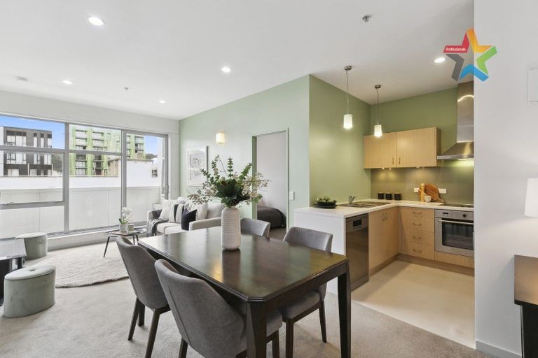 Photo of property in City Lodge Apartments, 401/115 Vivian Street, Te Aro, Wellington, 6011