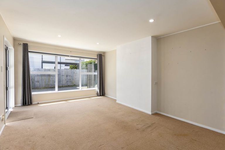 Photo of property in 2/990 Colombo Street, St Albans, Christchurch, 8014
