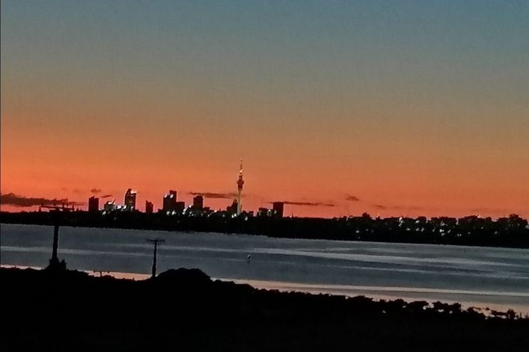 Photo of property in 404a Te Atatu Road, Te Atatu Peninsula, Auckland, 0610