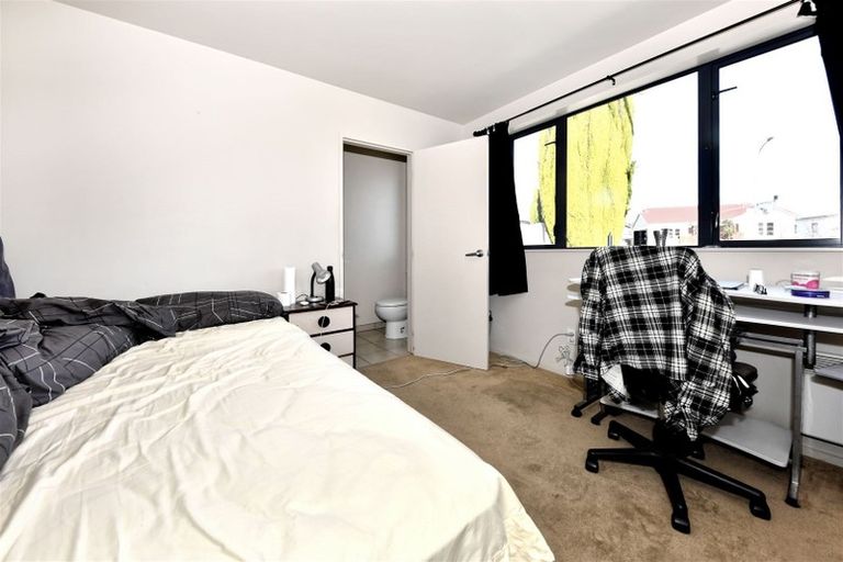 Photo of property in 160 Peverel Street, Riccarton, Christchurch, 8041