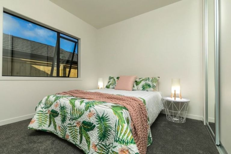 Photo of property in 17 Papa Orchard Drive, Kumeu, 0810