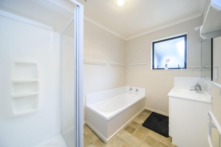 Photo of property in 53 Geneva Terrace, Kelvin Grove, Palmerston North, 4414