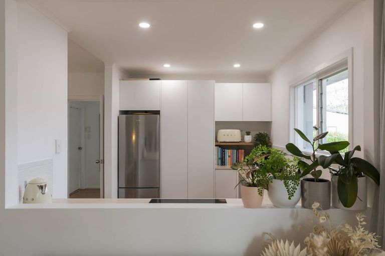 Photo of property in 42b Sherwood Avenue, Te Atatu South, Auckland, 0610