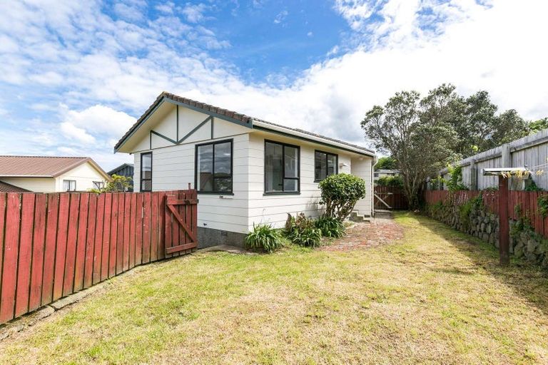 Photo of property in 36 Dominica Crescent, Grenada Village, Wellington, 6037