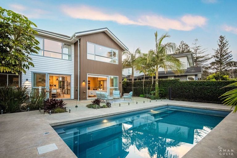 Photo of property in 284e Schnapper Rock Road, Schnapper Rock, Auckland, 0632