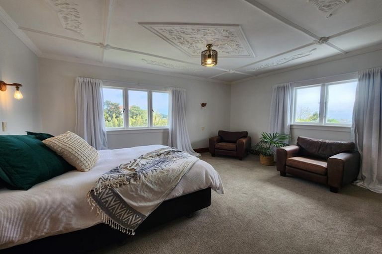 Photo of property in 6 Ridge Lane, New Plymouth, 4310