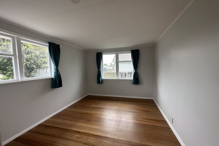 Photo of property in 5 Yeats Crescent, Fairfield, Hamilton, 3214