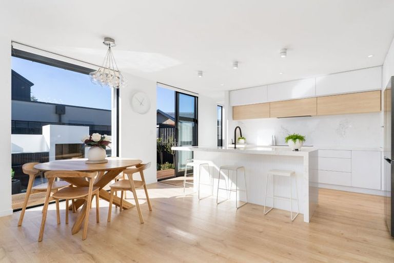 Photo of property in 10a Memorial Avenue, Ilam, Christchurch, 8053