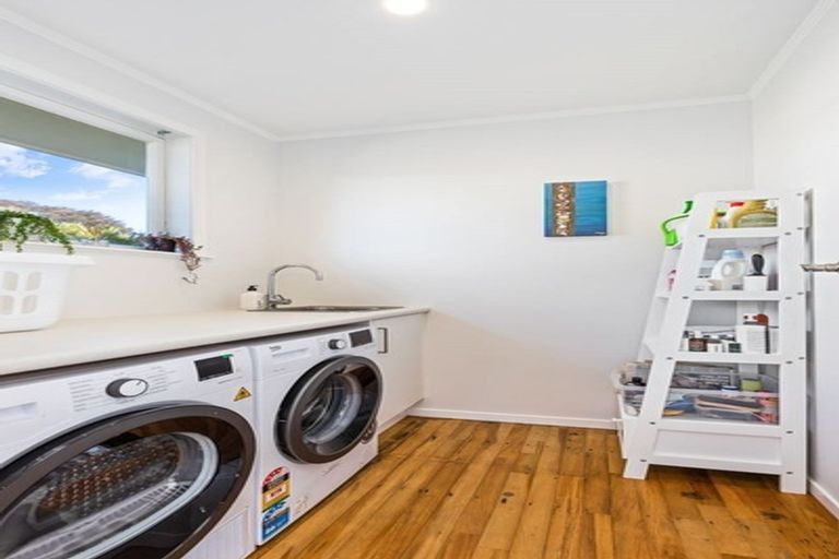 Photo of property in 39 Japonica Drive, Beach Haven, Auckland, 0626