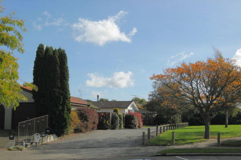Photo of property in 1/17a Dalrye Place, Ilam, Christchurch, 8041