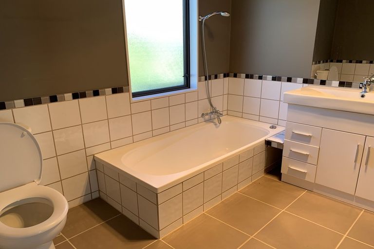 Photo of property in 4/3 Erewhon Place, Birkdale, Auckland, 0626