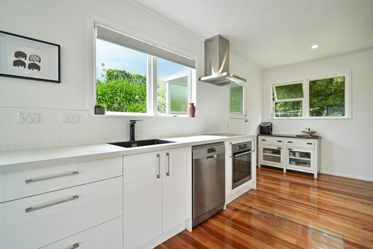 Photo of property in 11 Busby Hill, Havelock North, 4130