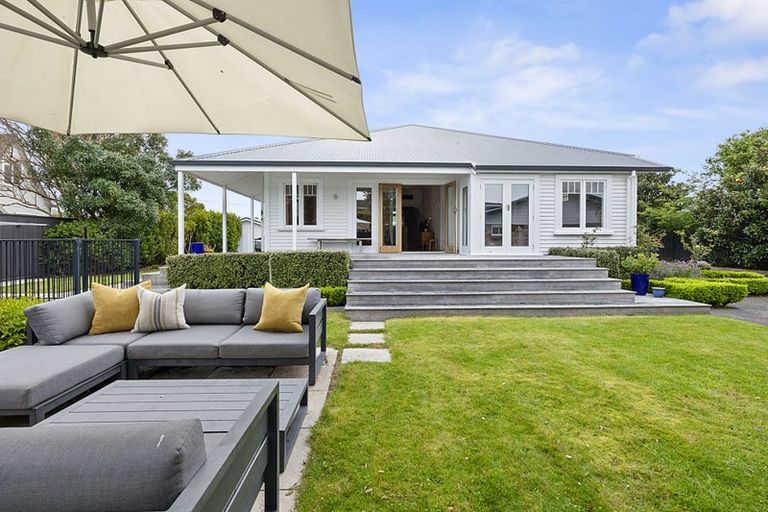 Photo of property in 68 Wallace Place, Westown, New Plymouth, 4310