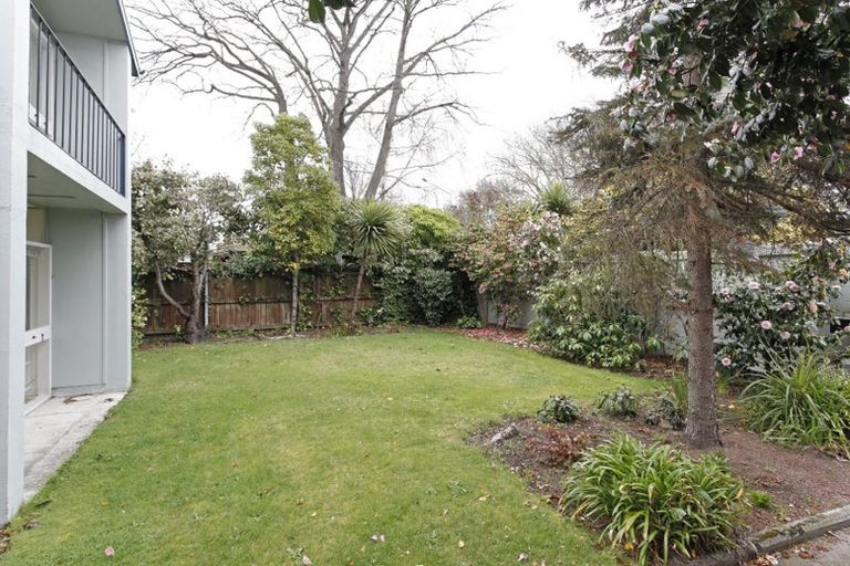 Photo of property in 28 Glandovey Road, Fendalton, Christchurch, 8052