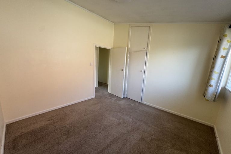 Photo of property in 575 East Coast Road, Browns Bay, Auckland, 0630