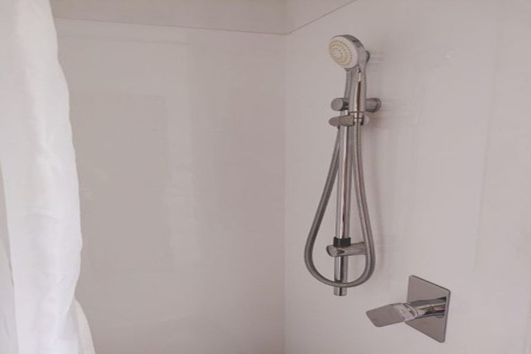 Photo of property in 1/40 Halberg Street, Glenfield, Auckland, 0629