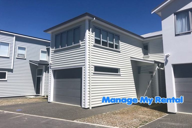 Photo of property in 16 Glide Lane, Whitby, Porirua, 5024