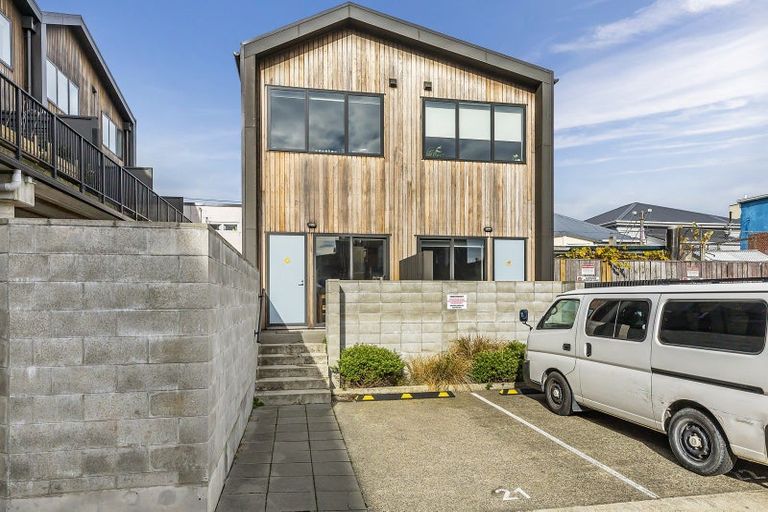 Photo of property in Aniva Terrace, 14 Arney Street, Newtown, Wellington, 6021
