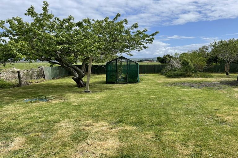 Photo of property in 18 Canal West Road, Waitakaruru, Thames, 3576