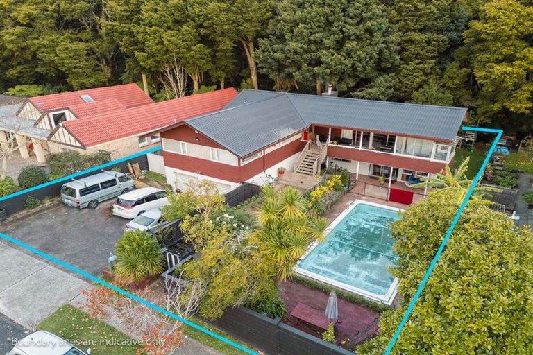 Photo of property in 27 Walpole Avenue, Hillpark, Auckland, 2102