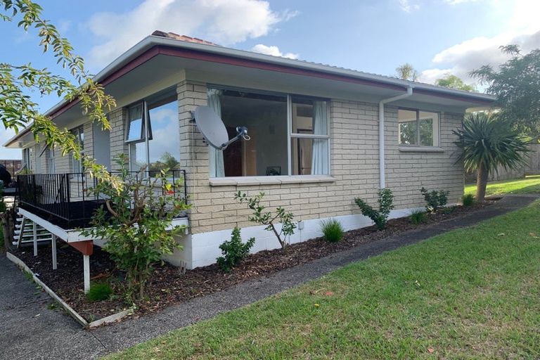 Photo of property in 12 Coubray Place, Botany Downs, Auckland, 2010