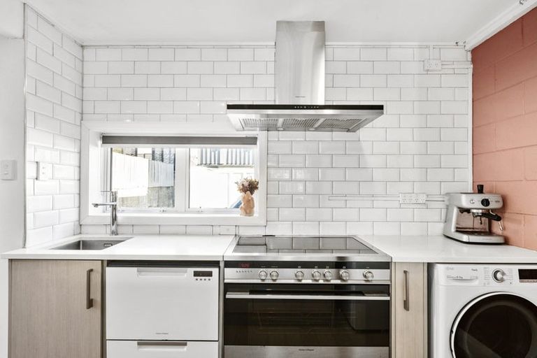 Photo of property in Paddington Apartments, 15/15u Mckinley Crescent, Brooklyn, Wellington, 6021