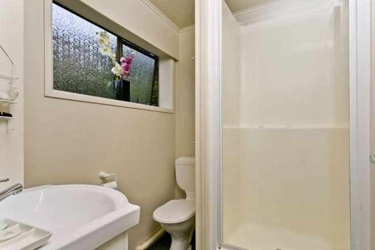 Photo of property in 3 Sunset Road, Totara Vale, Auckland, 0632