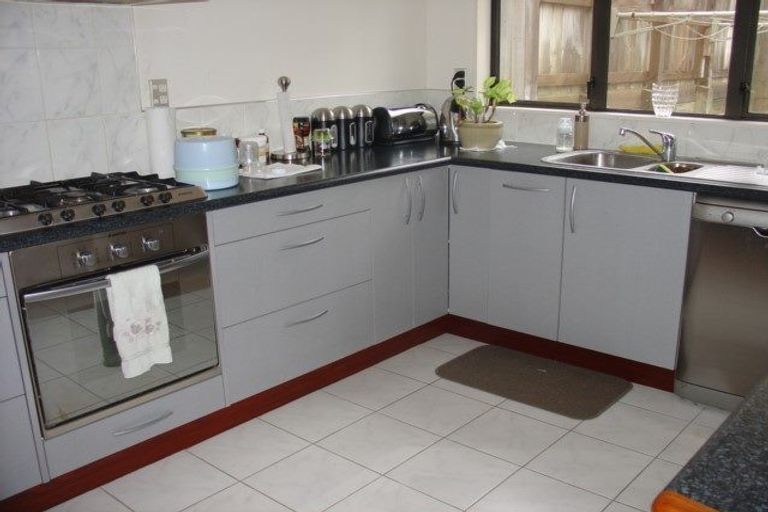 Photo of property in 6a Claverton Grove, Churton Park, Wellington, 6037