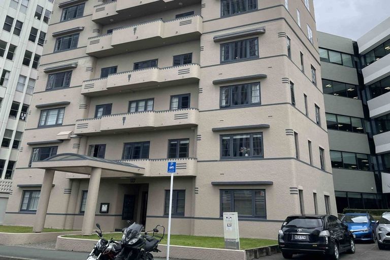 Photo of property in Westhaven Apartments, 13/127 Molesworth Street, Thorndon, Wellington, 6011