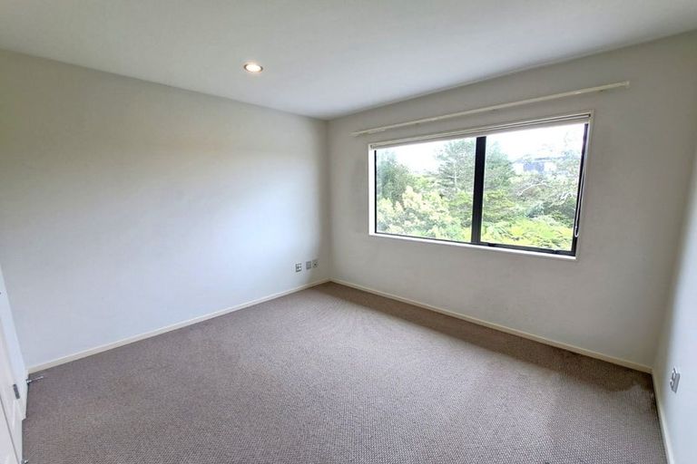 Photo of property in 3 Spoonbill Place, Unsworth Heights, Auckland, 0632