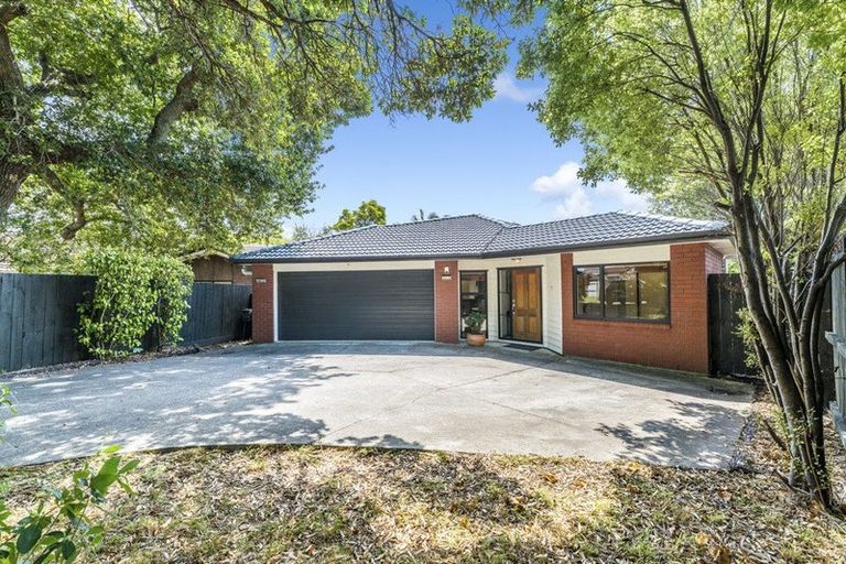 Photo of property in 77g Sturges Road, Henderson, Auckland, 0612