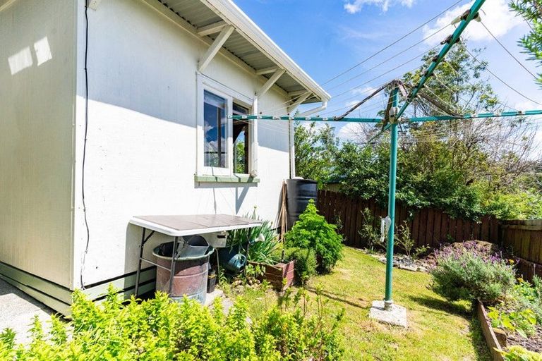 Photo of property in 5a Whaka Street, Maungaturoto, 0520