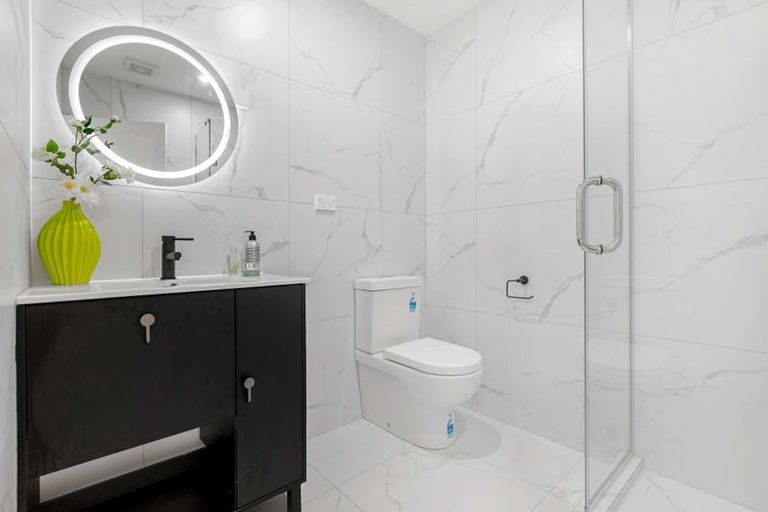 Photo of property in 3/1 Waters Place, New Lynn, Auckland, 0600