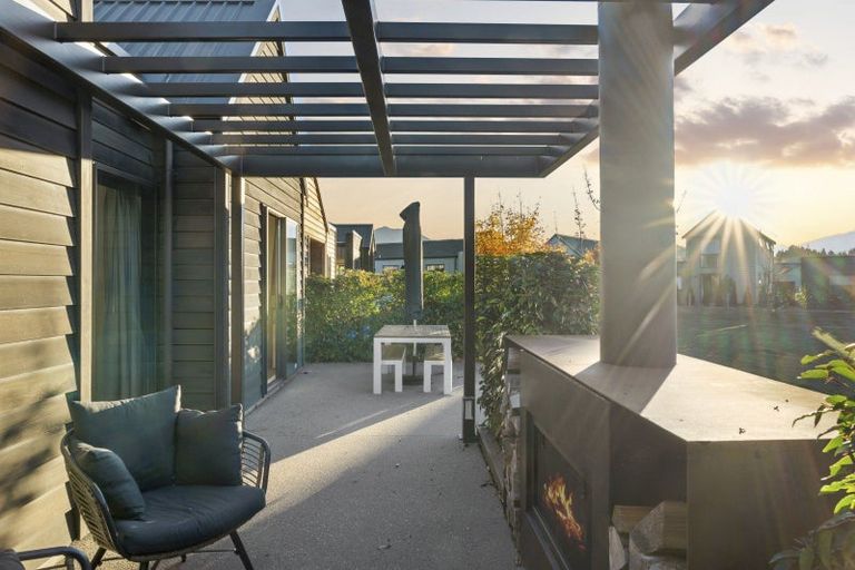 Photo of property in 9 Mount Creighton Crescent, Wanaka, 9305