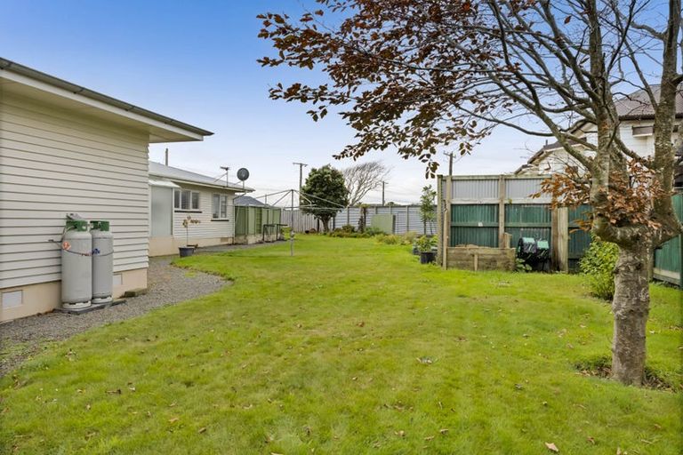 Photo of property in 28 Camberwell Road, Hawera, 4610