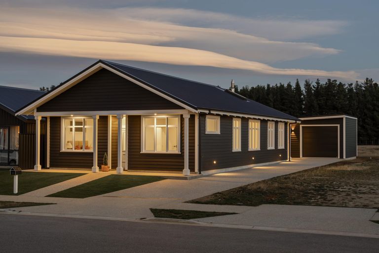 Photo of property in 105 Burdon Loop, Lake Hawea, 9382