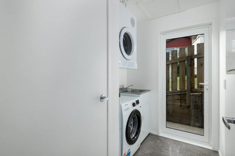 Photo of property in 12a Waterview Place, Haruru, 0204